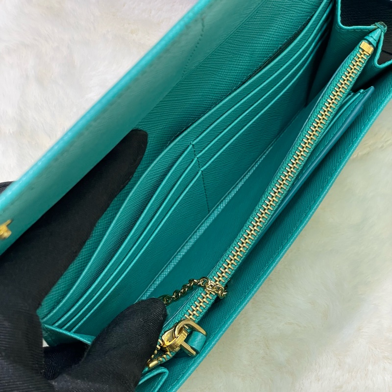 PRADA 湖水綠長夾 XB674-16
