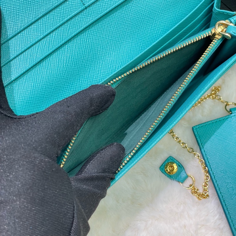 PRADA 湖水綠長夾 XB674-22