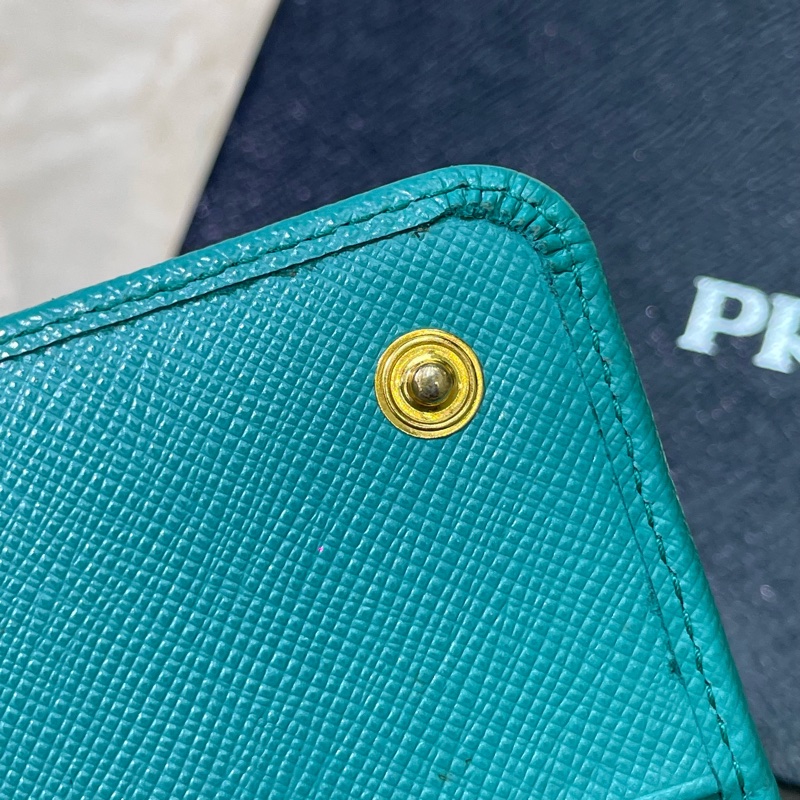 PRADA 湖水綠長夾 XB674-25