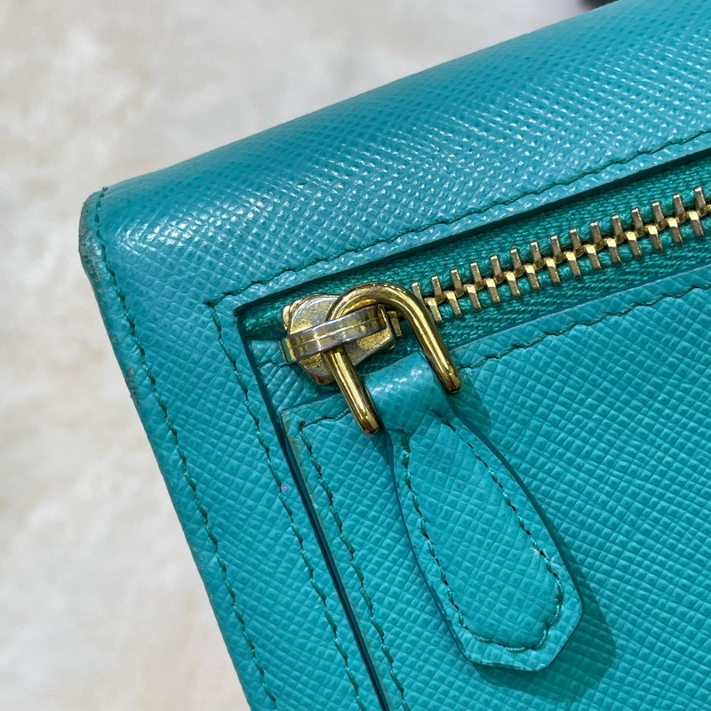 PRADA 湖水綠長夾 XB674-42