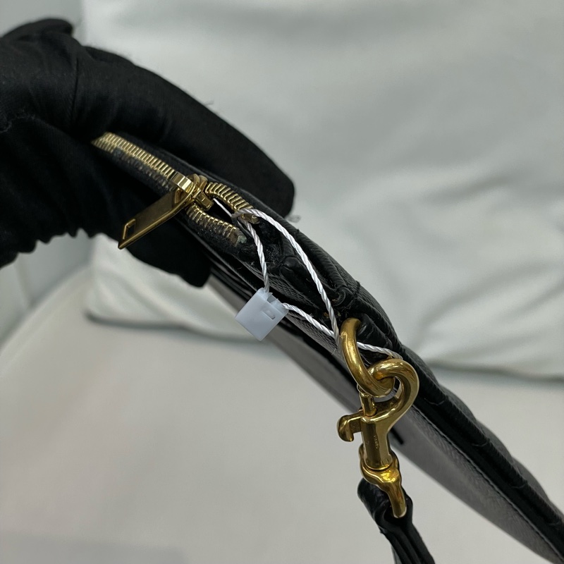 YSL 黑金色V紋手拎包 XB624-11