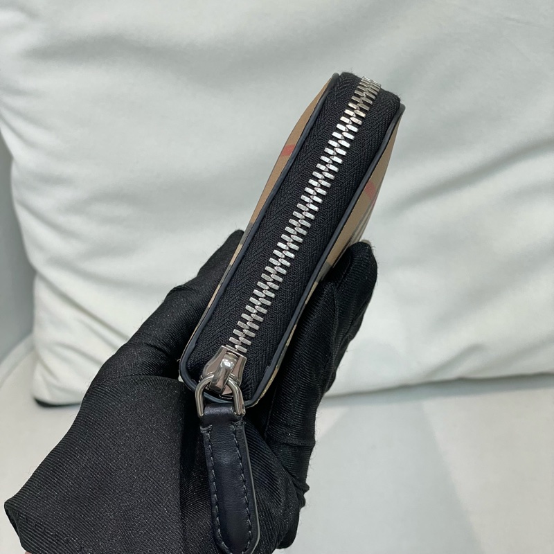 BURBERRY 啡色格子拉鍊長夾 O691-3