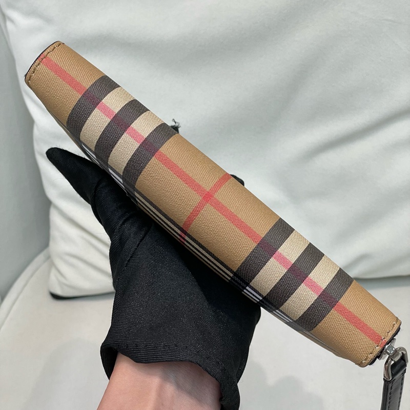 BURBERRY 啡色格子拉鍊長夾 O691-6