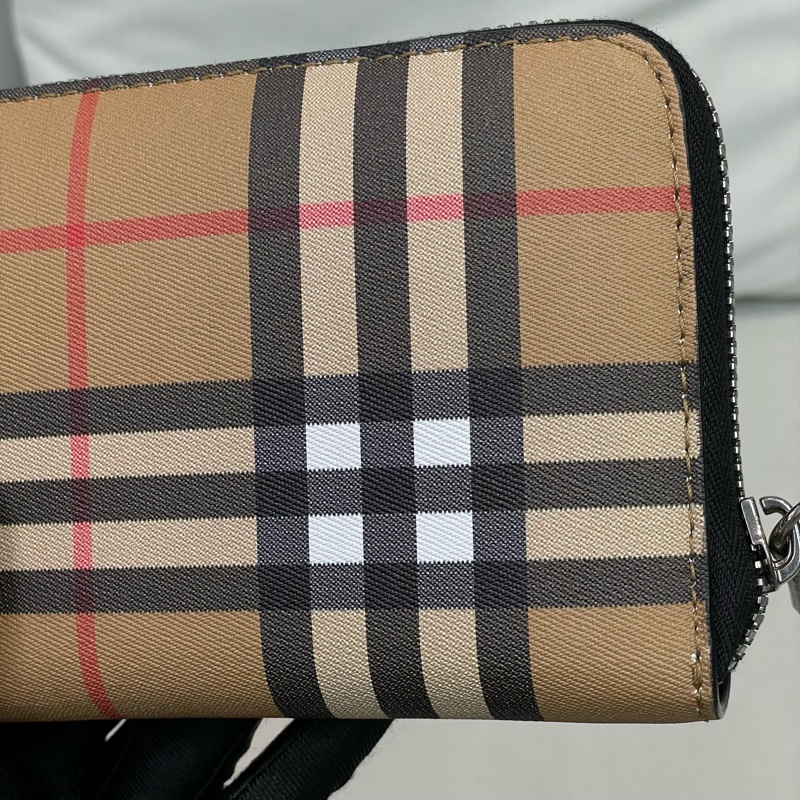 BURBERRY 啡色格子拉鍊長夾 O691-16