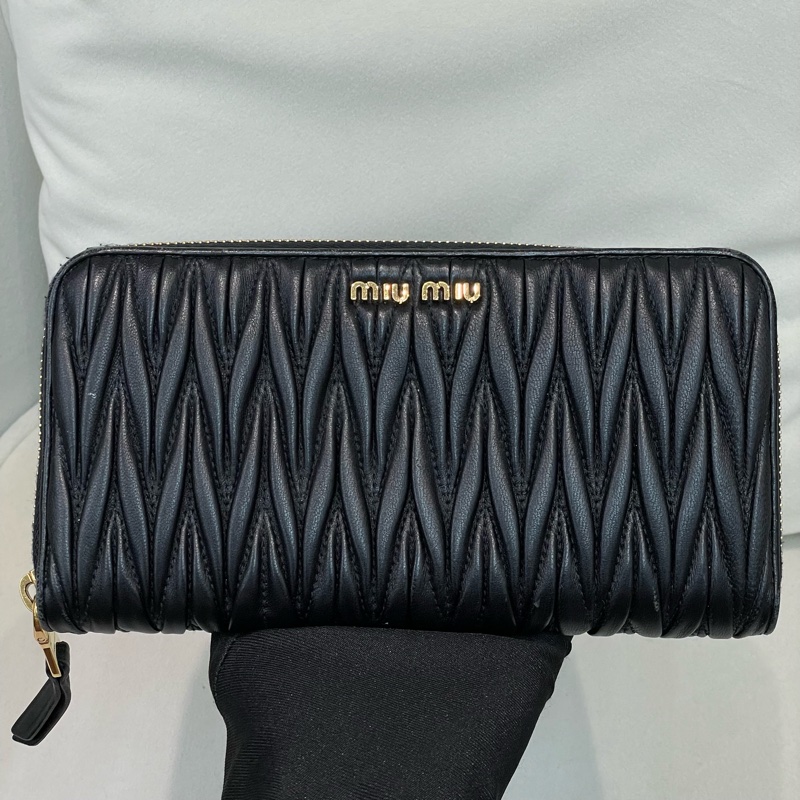 MIU MIU 黑色編織紋長夾 X209-1