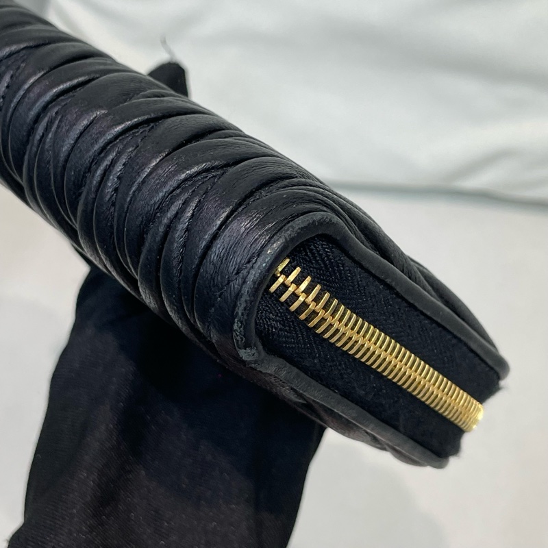 MIU MIU 黑色編織紋長夾 X209-7