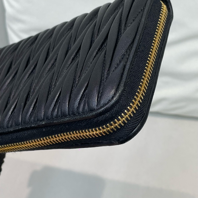 MIU MIU 黑色編織紋長夾 X209-8