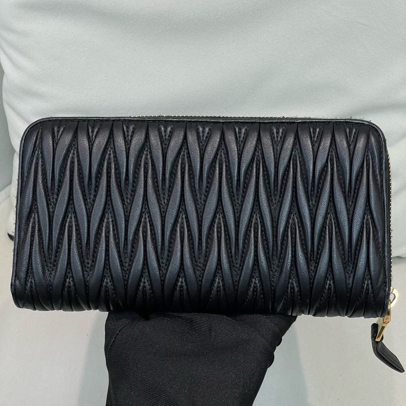 MIU MIU 黑色編織紋長夾 X209-19