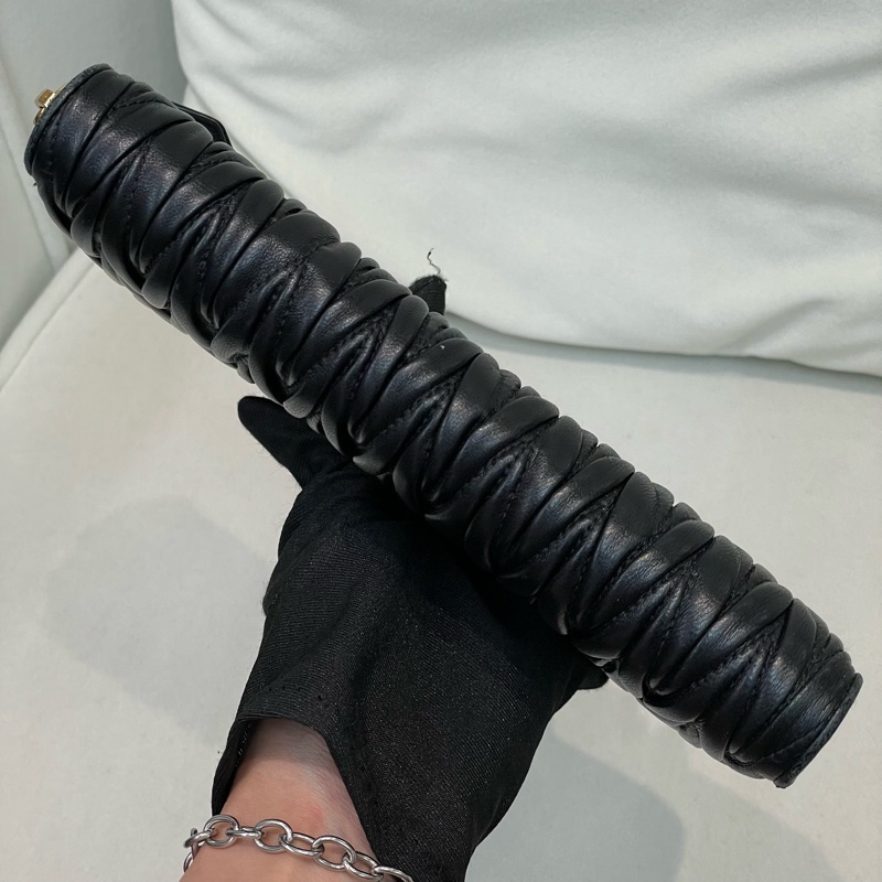 MIU MIU 黑色編織紋長夾 X209-20