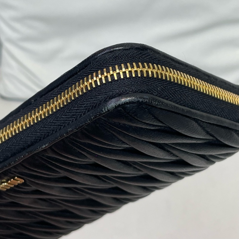 MIU MIU 黑色編織紋長夾 X209-23