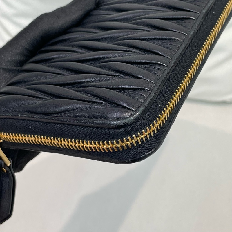 MIU MIU 黑色編織紋長夾 X209-25