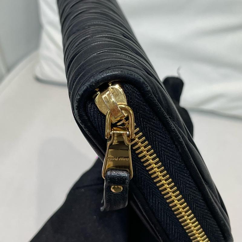 MIU MIU 黑色編織紋長夾 X209-27