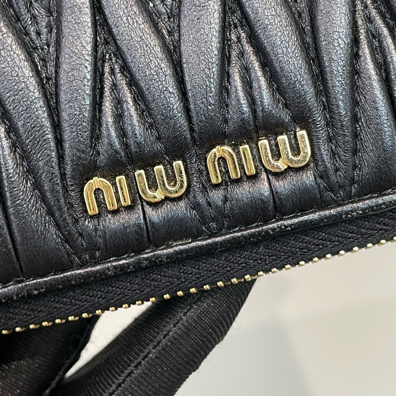 MIU MIU 黑色編織紋長夾 X209-28