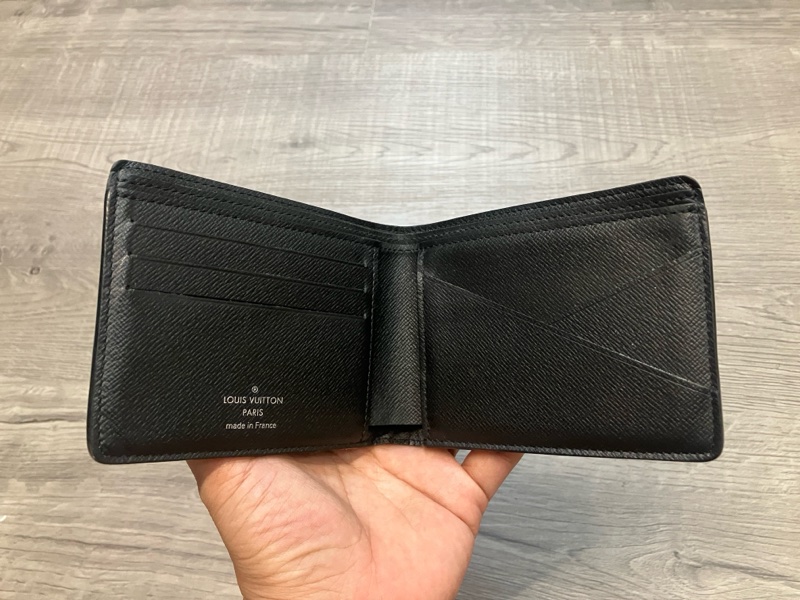 (售出）LOUIS VUITTON LV 路易威登 M30295 Multiple 錢包 皮夾 短夾 皮革 Taïga牛皮 金屬 LOGO 芯片款-3