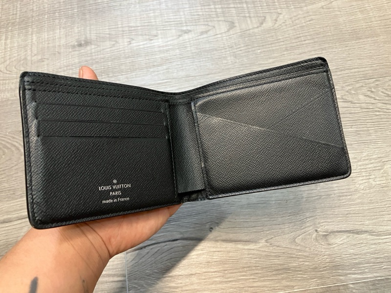(售出）LOUIS VUITTON LV 路易威登 M30295 Multiple 錢包 皮夾 短夾 皮革 Taïga牛皮 金屬 LOGO 芯片款-14