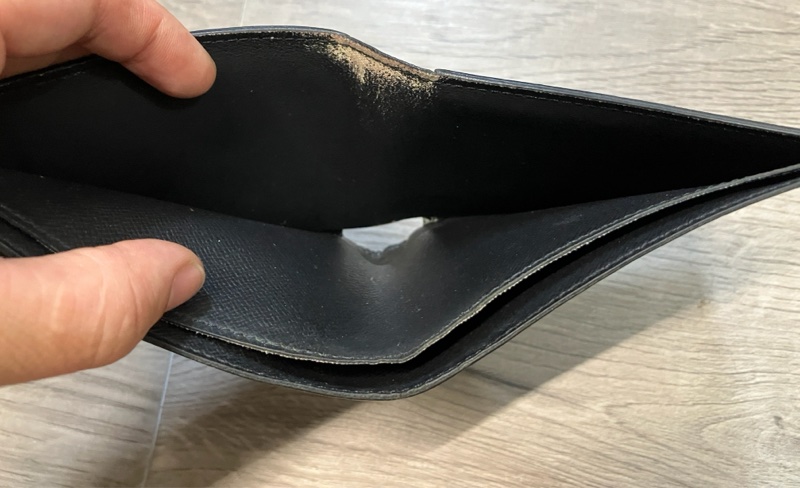 (售出）LOUIS VUITTON LV 路易威登 M30295 Multiple 錢包 皮夾 短夾 皮革 Taïga牛皮 金屬 LOGO 芯片款-17