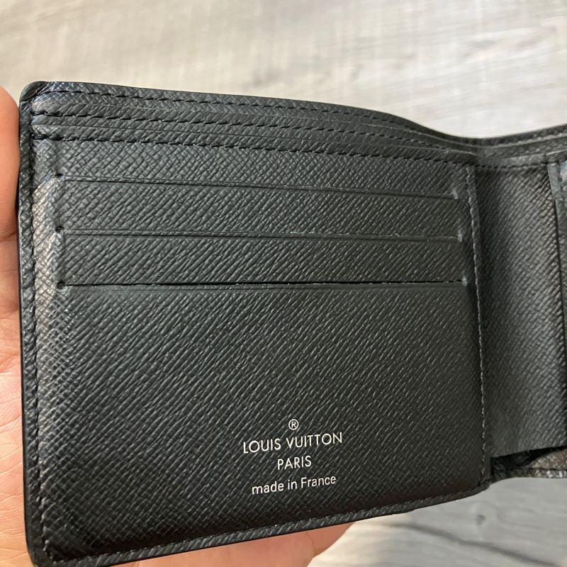 (售出）LOUIS VUITTON LV 路易威登 M30295 Multiple 錢包 皮夾 短夾 皮革 Taïga牛皮 金屬 LOGO 芯片款-23