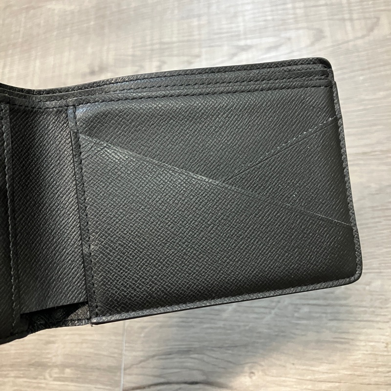 (售出）LOUIS VUITTON LV 路易威登 M30295 Multiple 錢包 皮夾 短夾 皮革 Taïga牛皮 金屬 LOGO 芯片款-24