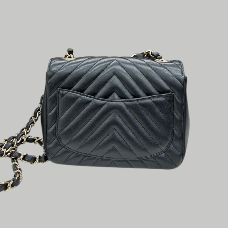 Chanel Lambskin Square 羊皮方胖金扣-4