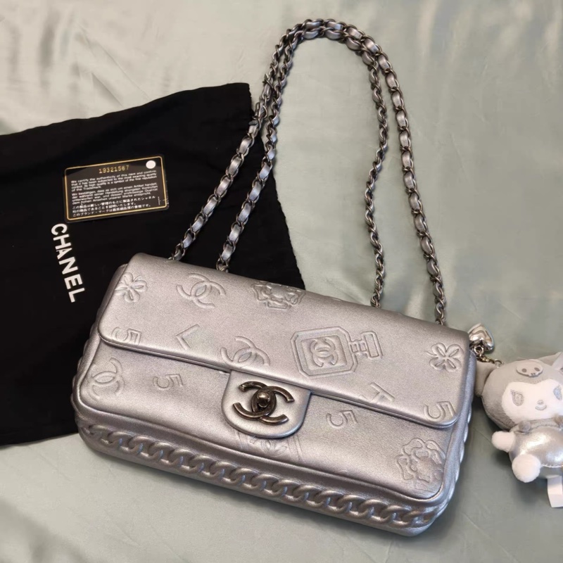 Chanel 浮雕CF系列 銀色香奈兒中號中古包 巴黎限定浮雕香水瓶鏈條包斜挎包 限量款做舊口蓋翻蓋包-1