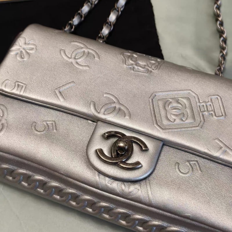 Chanel 浮雕CF系列 銀色香奈兒中號中古包 巴黎限定浮雕香水瓶鏈條包斜挎包 限量款做舊口蓋翻蓋包-2