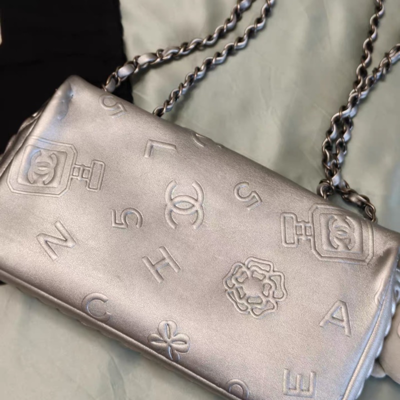 Chanel 浮雕CF系列 銀色香奈兒中號中古包 巴黎限定浮雕香水瓶鏈條包斜挎包 限量款做舊口蓋翻蓋包-4