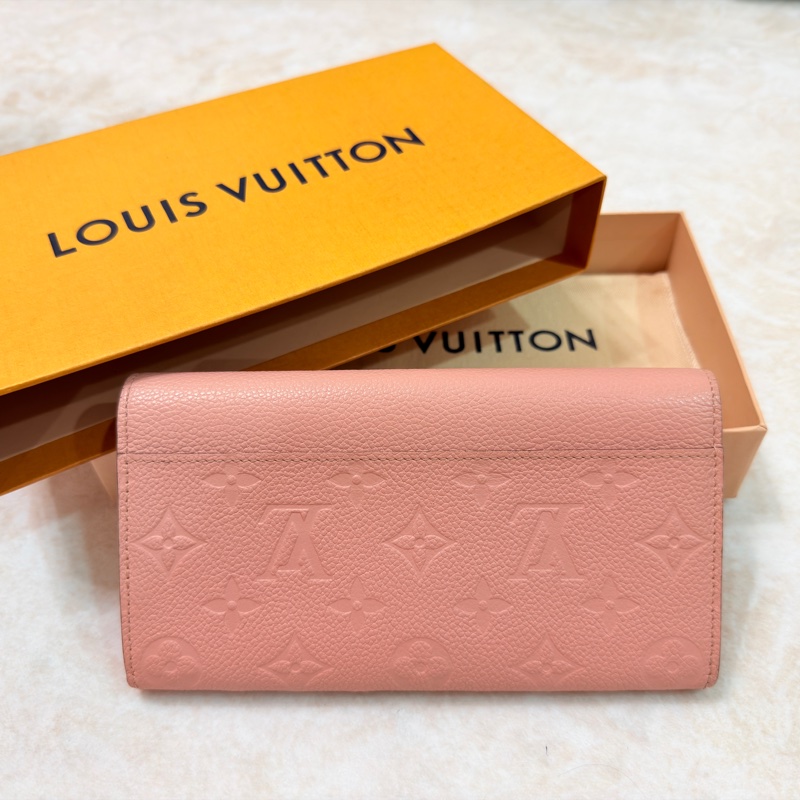 Louis Vuitton LV M64082 Sarah 經典花紋全皮革壓紋扣式長夾.-11
