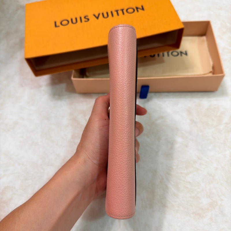 Louis Vuitton LV M64082 Sarah 經典花紋全皮革壓紋扣式長夾.-15