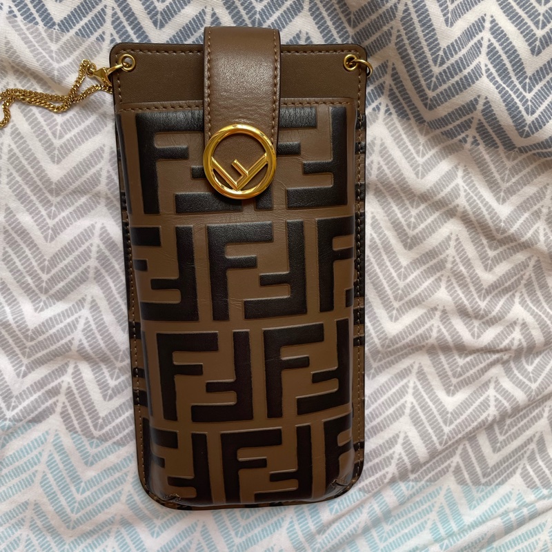 Fendi 真皮手機包 (有信用卡位)-6