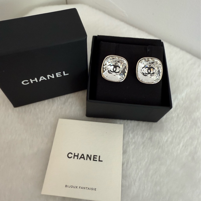 閒置新品CHANEL方型水鑽c logo針式耳環B17B-0