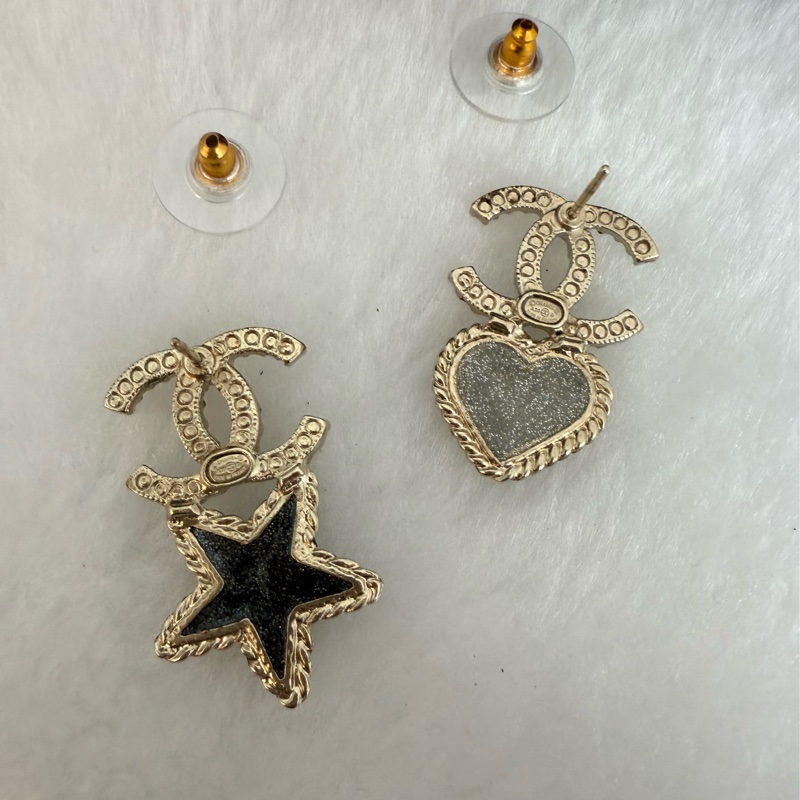 二手CHANEL金色水鑽c logo星星+愛心針式耳環A20S-6