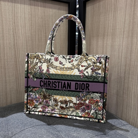 絕美新品❤️ DIOR BOOK TOTE 米色底花朵太陽圖騰刺繡中型托特包 購物袋 手提包