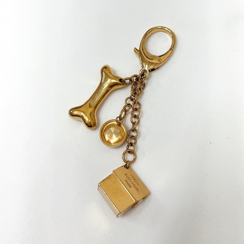 莉亞精品♡LV 狗骨頭吊飾 二手美品-1