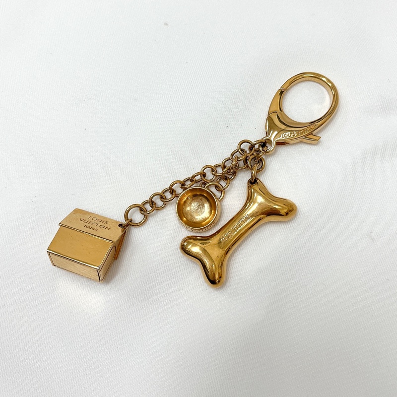 莉亞精品♡LV 狗骨頭吊飾 二手美品-2