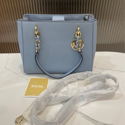 全新❗️Michael Kors 經典金鍊包 粉藍色