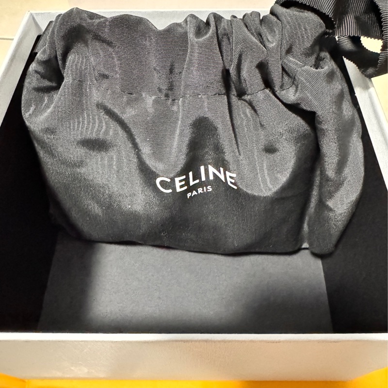CELINE經典小牛皮貝殼包(閒置品未使用過)-7