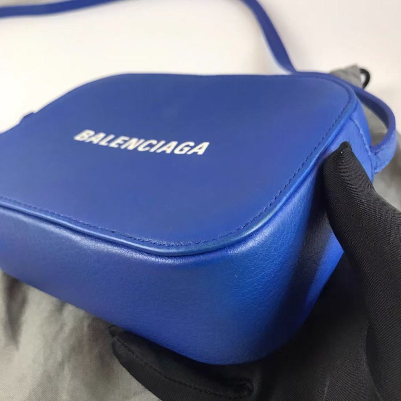 ✨ Balenciaga Everyday 藍色mini 相機包斜背包 18*6*13 97新配件塵袋-4