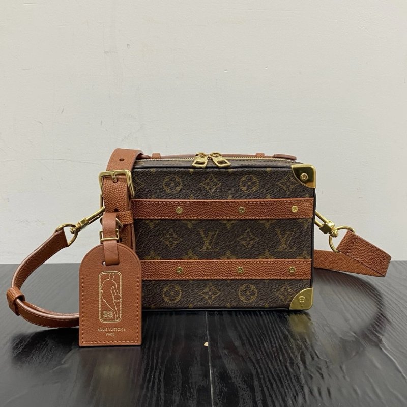 LV NBA聯名款 Trunk硬盒子肩背斜背包芯片款 21*15*7 99新配件塵袋-0