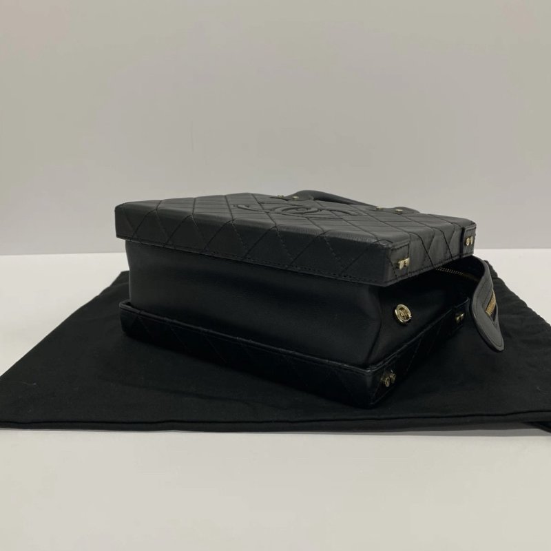 CHANEL黑色復古徽標菱格皮穿鏈化妝手提肩背斜背包 15*11.5*8.5 99新配件盒子塵袋-2