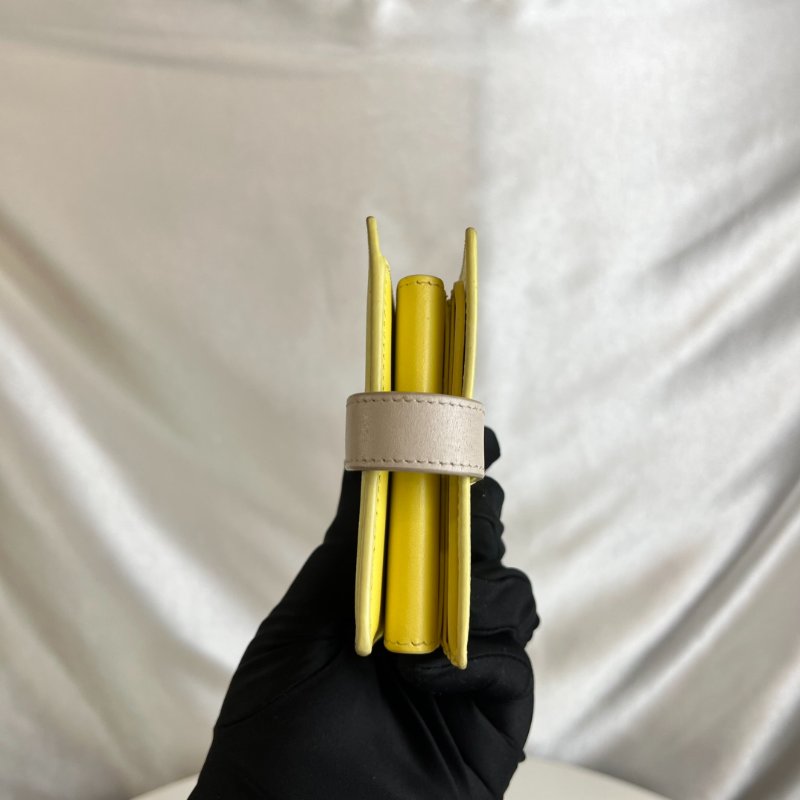 CELINE 黃拚灰釦式短夾-6