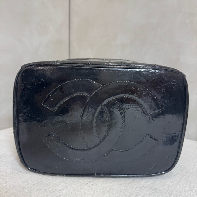 Chanel 黑色漆皮 大號手提化妝包-6