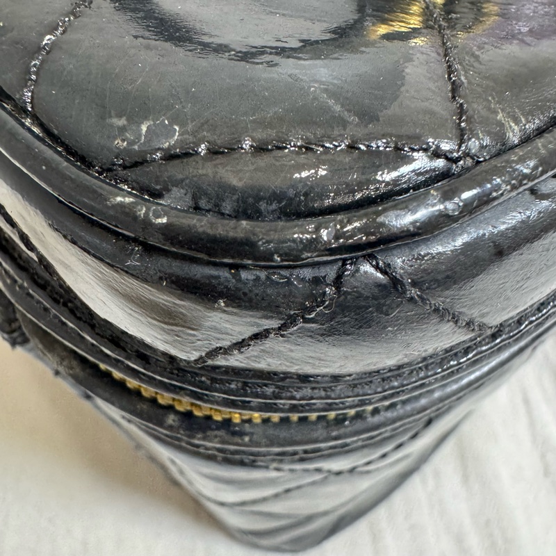 Chanel 黑色漆皮 大號手提化妝包-18