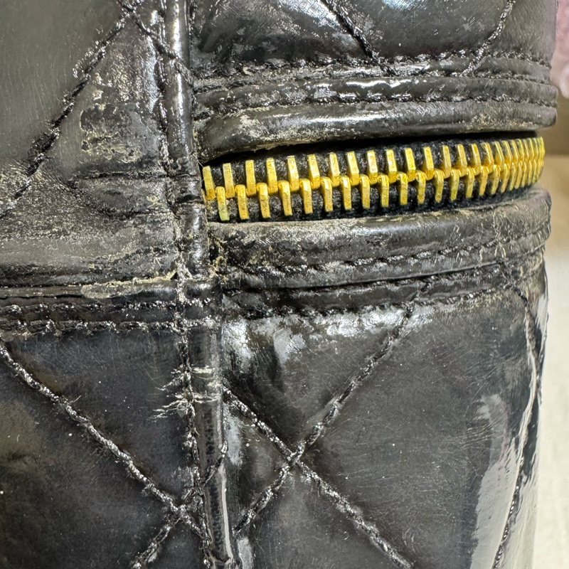 Chanel 黑色漆皮 大號手提化妝包-30