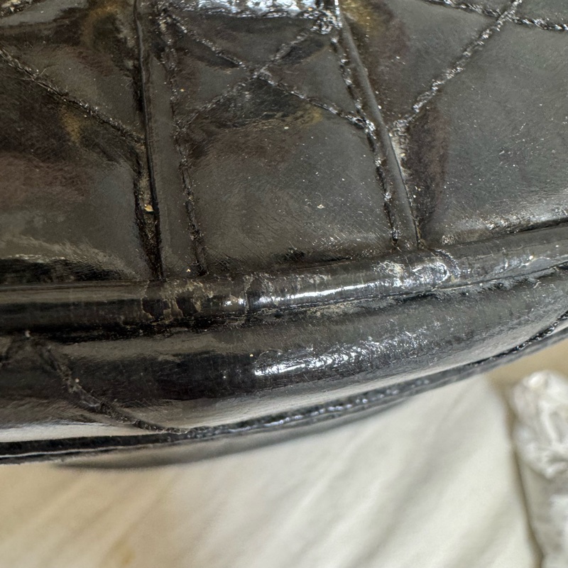 Chanel 黑色漆皮 大號手提化妝包-35