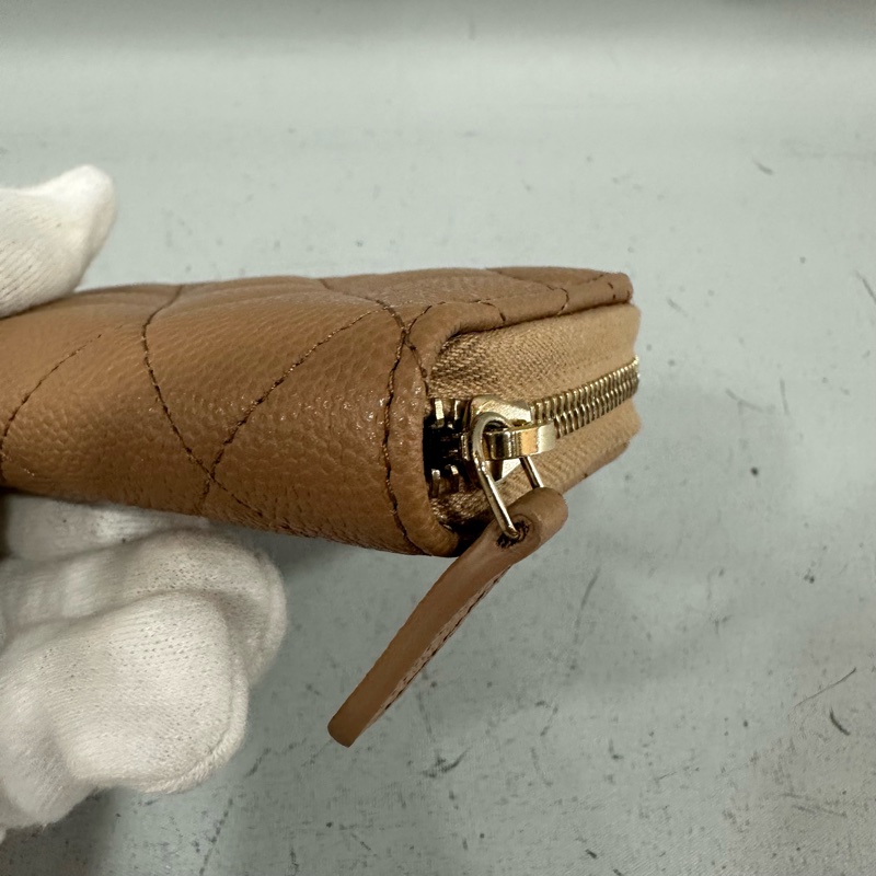 Chanel ap3050 奶茶荔枝皮淡金釦拉鍊卡夾包-6