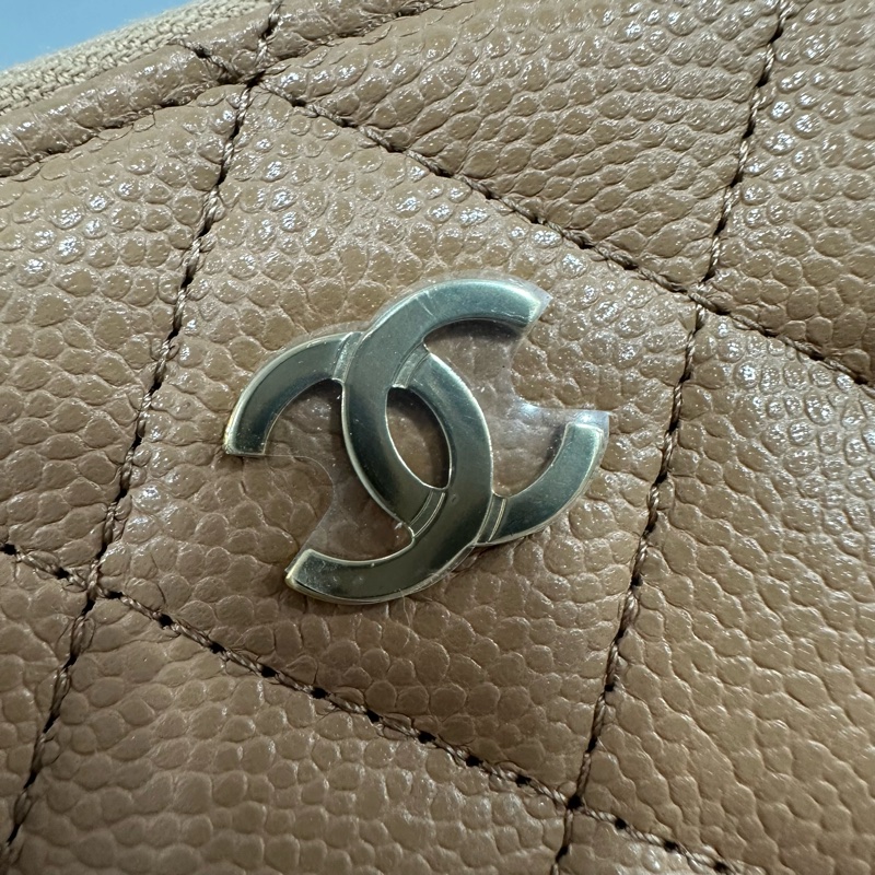 Chanel ap3050 奶茶荔枝皮淡金釦拉鍊卡夾包-9