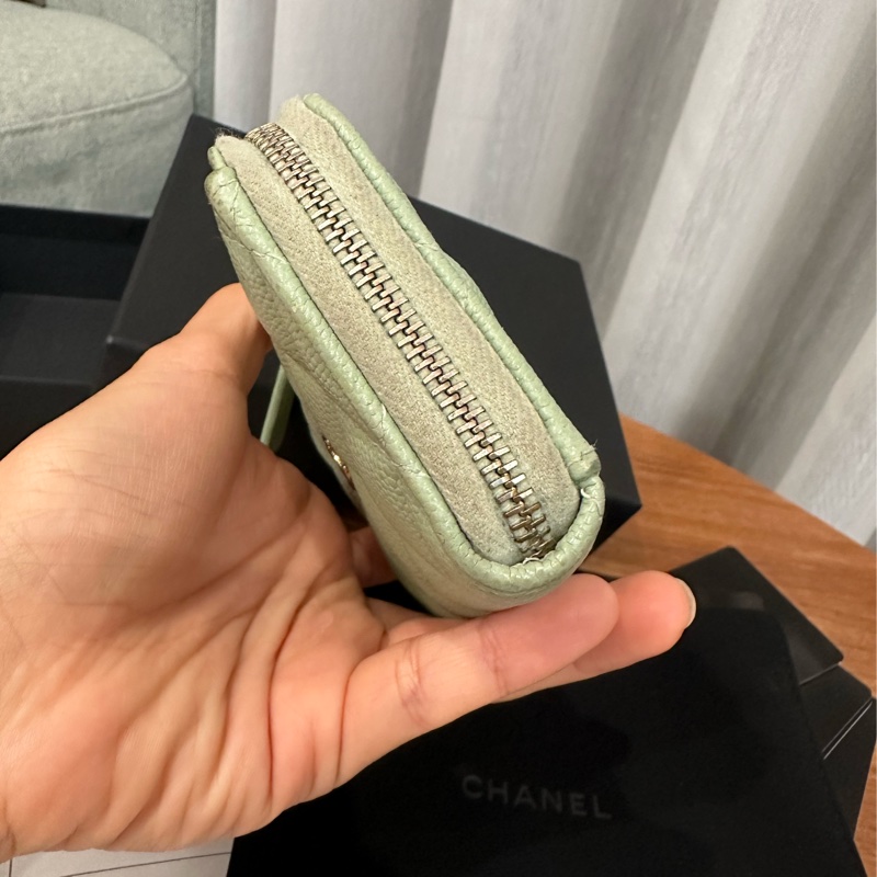 香奈兒Chanel 可可愛愛很好用的荔枝皮爆款抹茶綠🍵/薄荷綠 L型卡包-17