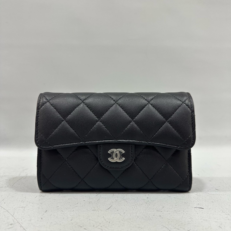 Chanel Ap0232 黑羊皮銀釦CF中夾-0