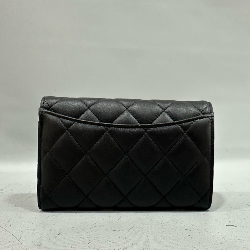 Chanel Ap0232 黑羊皮銀釦CF中夾-1