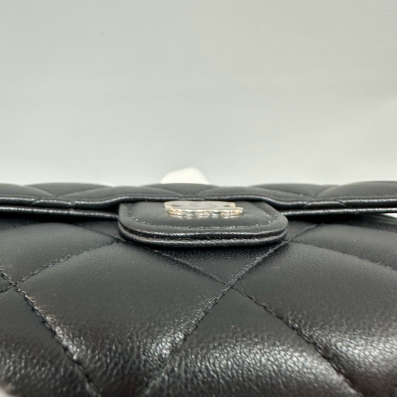 Chanel Ap0232 黑羊皮銀釦CF中夾-12
